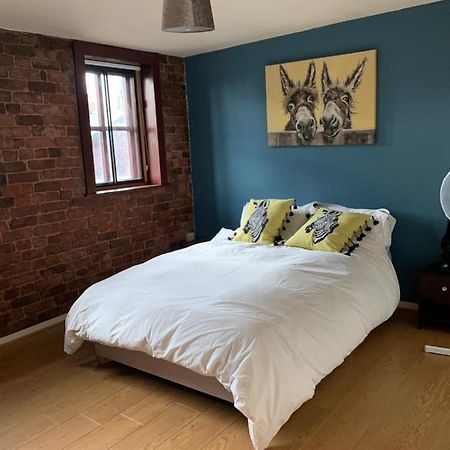 2 Bed Duplex Penthouse Apartment By Mathew Street Sleeps 6 Liverpool Bagian luar foto
